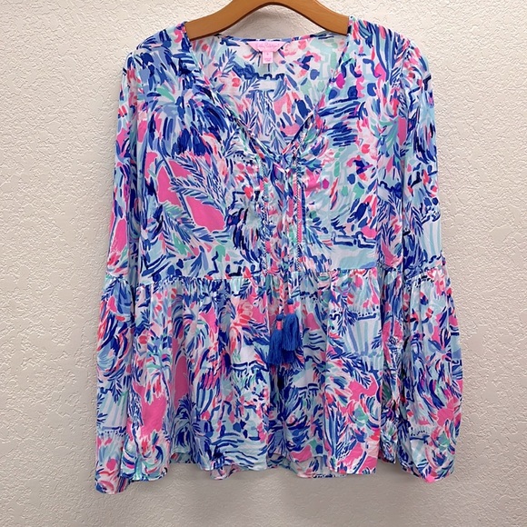 Lilly Pulitzer Kahli Bell Sleeve Top in Blue Grotto “Move it or Lose it” S - Picture 1 of 6